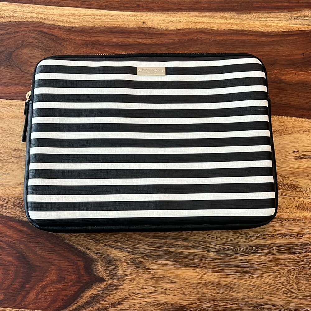 ♠️💖 KATE SPADE Black & White Striped Laptop Sleeve Tablet Case 13.9” X 10”